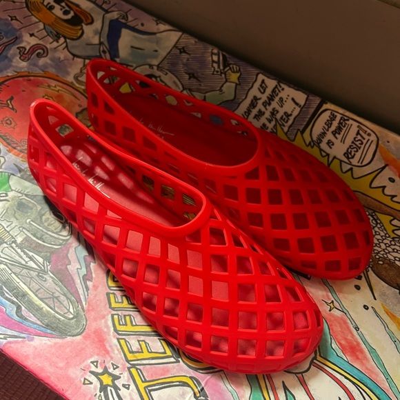 Red Mesh Slip-On Shoes - Picture 3 of 3